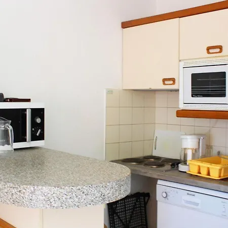 T3 Avec Terrasse Et Grande Piscine, à Deux Pas De La - Fr-1-607-101 Appartement *