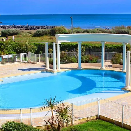 Agreable T3 Avec Terrasse Et Grande Piscine, A Deux Pas De La - Fr-1-607-101 Agde