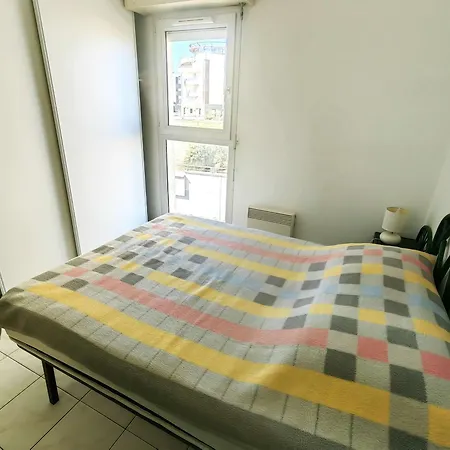 Agreable T3 Avec Terrasse Et Grande Piscine, A Deux Pas De La - Fr-1-607-101