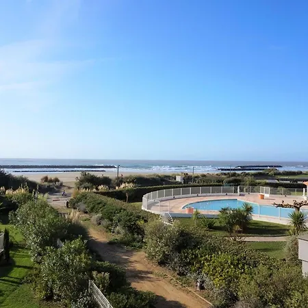 Appartement T3 Avec Terrasse Et Grande Piscine, à Deux Pas De La - Fr-1-607-101 *